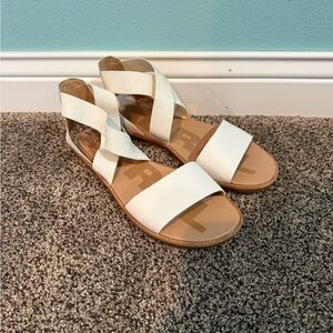 Sorel Women's Cream and Tan Sandals